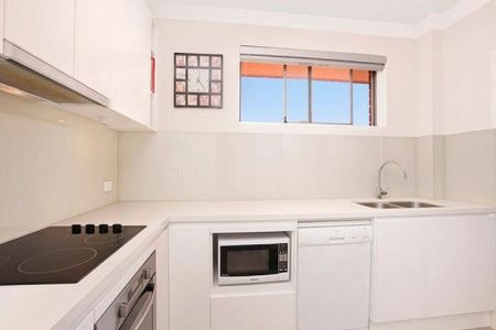 13/51 McDonald Street, Freshwater. - Photo 2