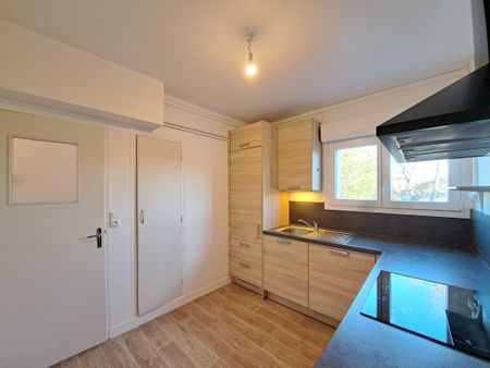 Location Appartement 4 pièces 73m² TROYES 10000 - Photo 4