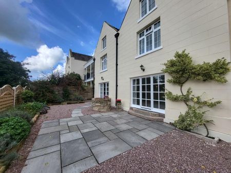 6 bedroom semi-detached house to rent - Photo 4