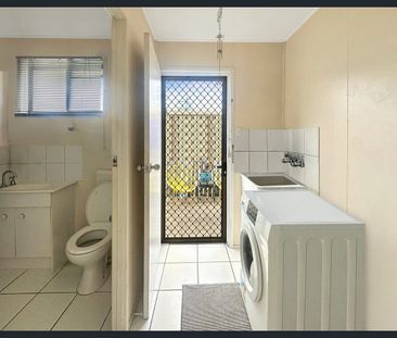 Low set two bedroom unit - Photo 5