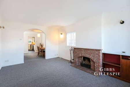 East Common, Gerrards Cross, Buckinghamshire, SL9 - Photo 2