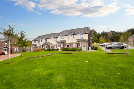 3 bed end of terrace house to rent in Patterton Range Drive, Glasgow, G53 - Photo 3