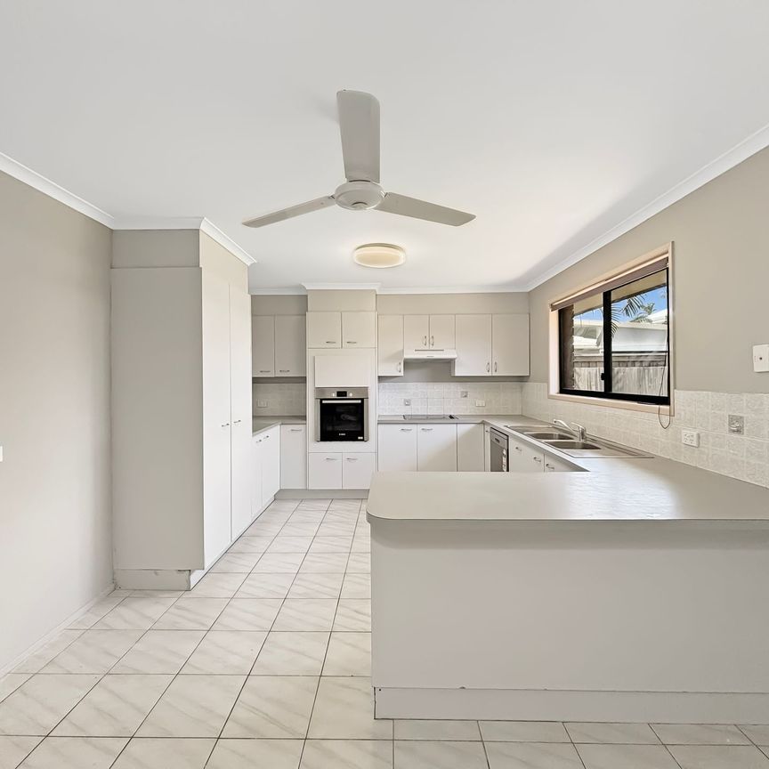 Fresh, Updated Beachside Living in Bokarina! - Photo 1