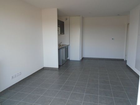 Location Appartement 2 pièces 41m² ST ANDRE DE CUBZAC 33240 - Photo 5