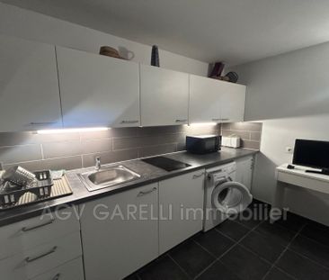 Location Appartement 1 pièce 26m² HYERES 83400 - Photo 3