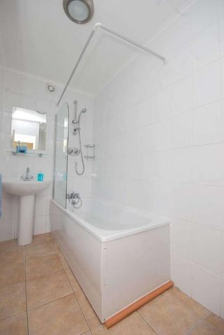 Victoria Road, Guildford, GU1 - Photo 5