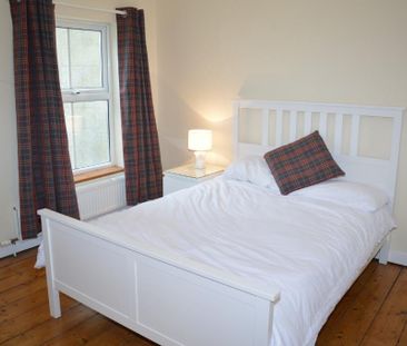 4 bedroom end of terrace house to rent - Photo 5