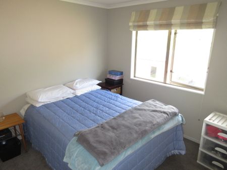 52 Evergreen Crescent, Upper Hutt Wellington 5018 - Photo 2