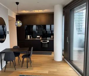 Sky Living im 32. Stock | Private Loge über der Alten Donau - Photo 2