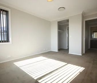 Cozy Family Living!! - Photo 2