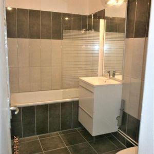 Location Appartement 2 pièces 37m² TOURNUS 71700 - Photo 2