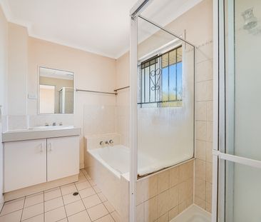 16/5 Rowe Close, Wishart QLD 4122 - Townhouse For Rent | Domain - Photo 5