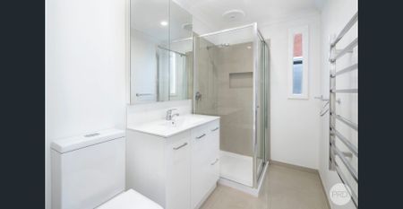 FULLY RENOVATED FAMILY HOME CLOSE TO EVERYTHING - Photo 5