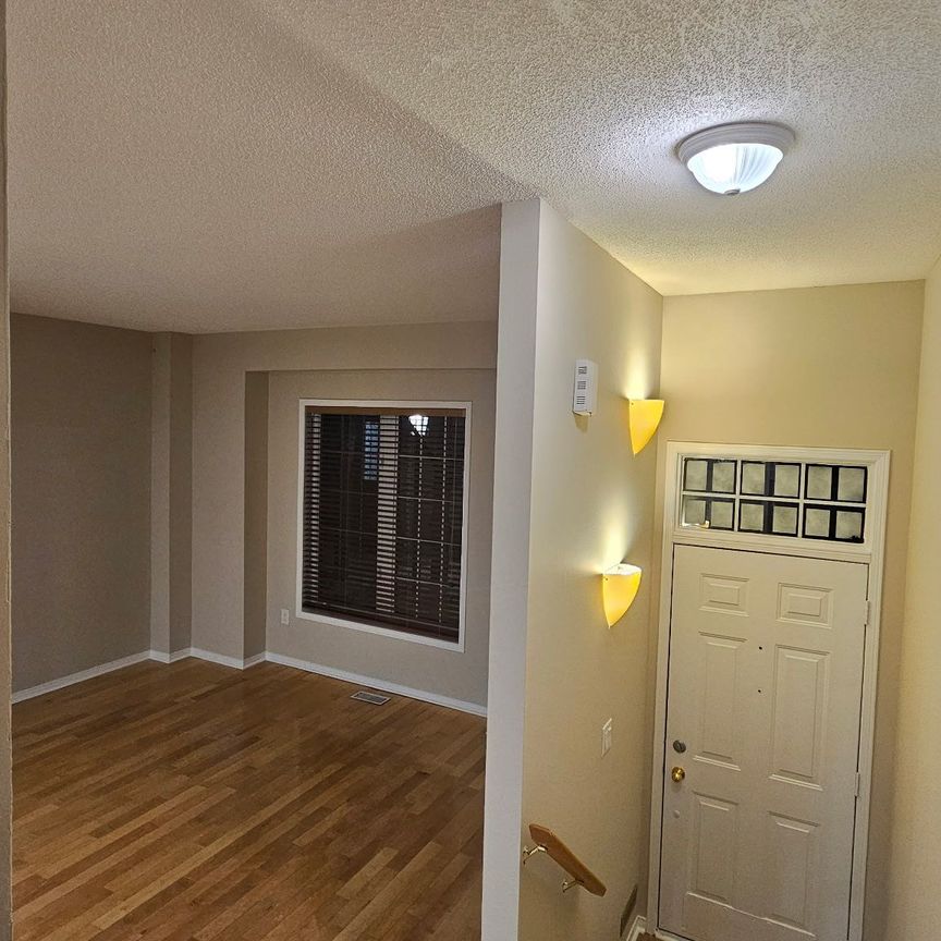 For Lease - 23 Observatory Lane Unit# 245, Richmond Hill, Ontario - Photo 1