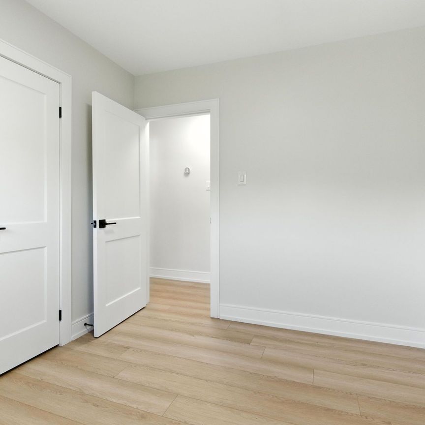 For Lease - 35 Wildewood Avenue Unit# MAIN, Hamilton, Ontario - Photo 1