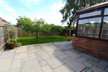 2 bedroom bungalow to rent - Photo 3