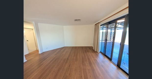 Beautifully presented Large 4x2 Family Home! - Photo 1