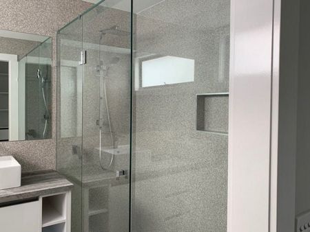 TOWNHOUSE WITH MODERN FINISHES - Photo 5