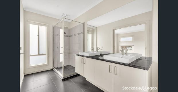 Family Home in A1 Location! - Photo 1