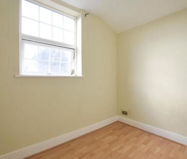 4 bedroom terraced house to rent - Photo 3
