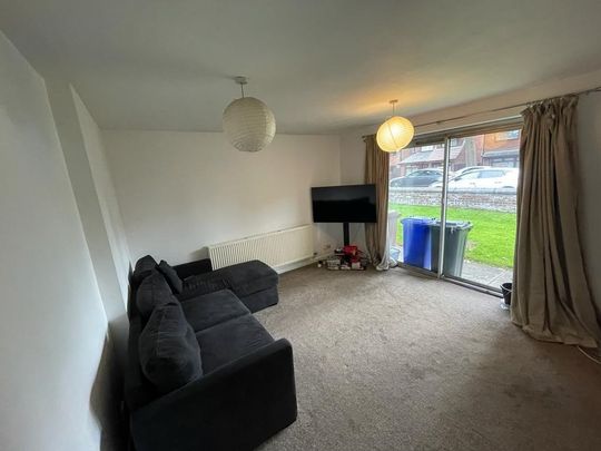 2 Bed Flat, Kingsbrook Court, M16 - Photo 1