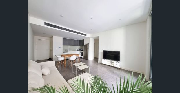 Fully furnished two bedroom apartment in Lidcombe! - Photo 1