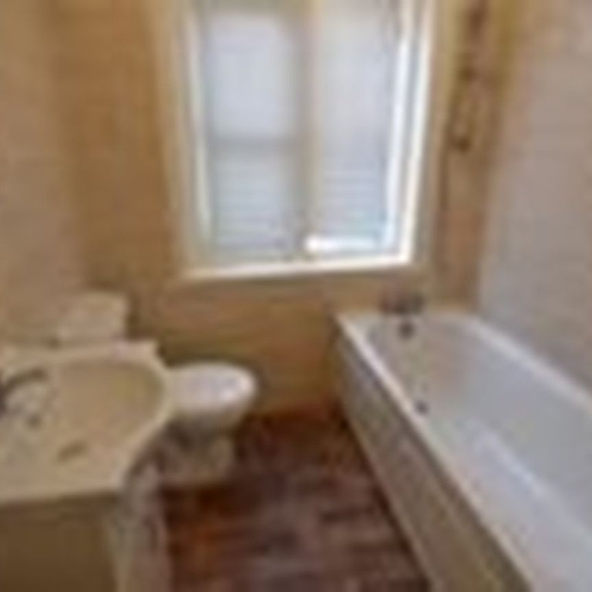 Studio Flat, High Road Leytonstone, E11 - Photo 2