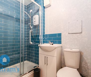 References Pending - 2 bed Apartment - Photo 4