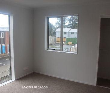Superior Sunny 3-Bedroom Townhouse in Prime Massey - Photo 2