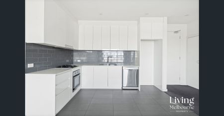 Convenience Meets Comfort on Buckley Street - Photo 5