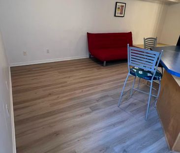 2B Hamilton Ottawa Canada - Photo 2