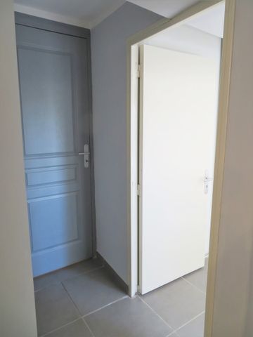 T2 MEUBLÉ 560€ H.C Nîmes Vauban, 37m² - Photo 5