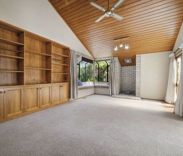 Spacious 4 bedroom home - Photo 4