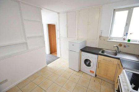 Pettits Lane North, Romford, RM1 - Photo 4