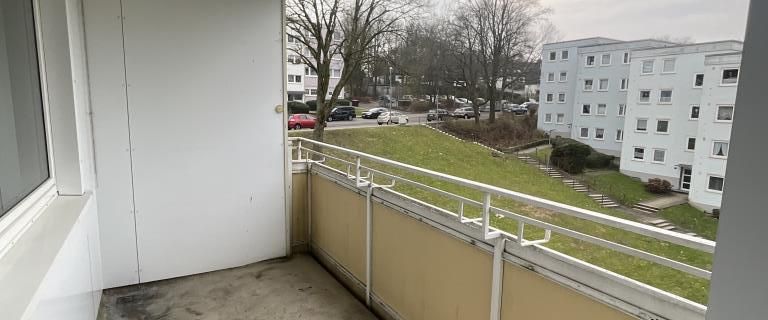 Bezugsfertige 2-Raum-Wohnung mit neuem Bad und Balkon in Iserlohn zu vermieten! - Photo 1