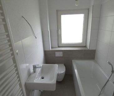 Modernisierte Wohnung mit großem Balkon - Photo 2