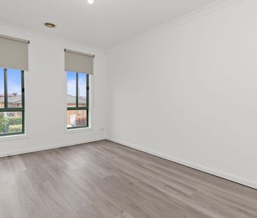 Modern 3-Bedroom Home in Bundoora - Photo 3