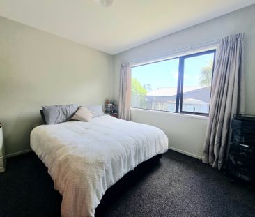 Central Beachlands, ready for summer! - Photo 1