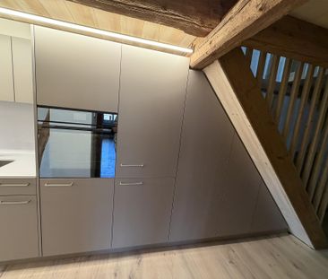 einzigartige 4.5 Zimmer Dachwohnung mitten in Schwyz - Photo 3