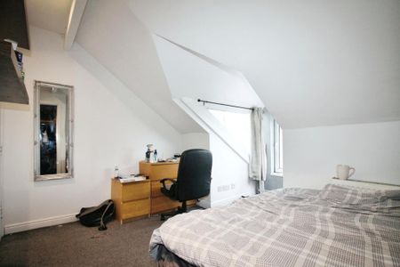 4 bedroom terraced house to rent - Photo 4
