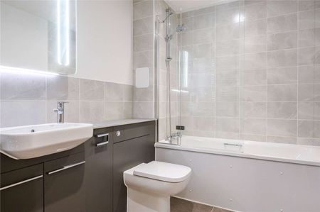 A newly refurbished third floor two bedroom flat. - Photo 2