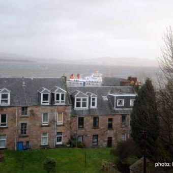 2 bedroom property to rent in Gourock - Photo 1