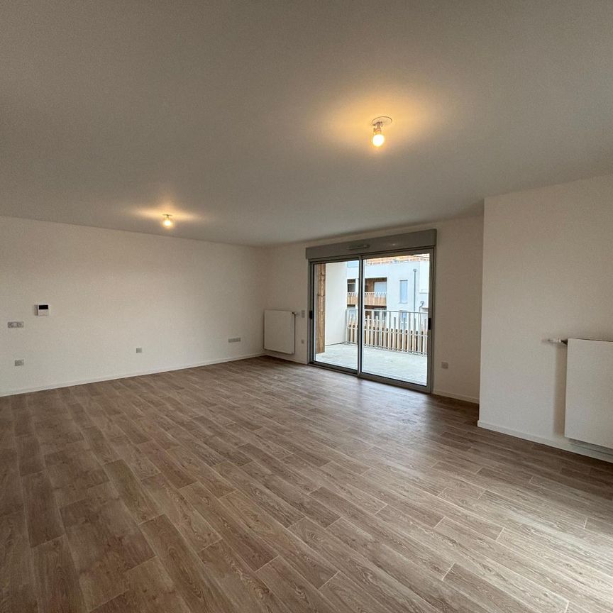 Location Appartement 4 pièces 84m² AVRILLE 49240 - Photo 1