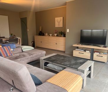 Gelijkvloerse villa met tuin in rustige woonwijk Ieper - Photo 1