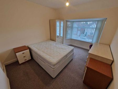 4 Bed Student Accommodation - Photo 2