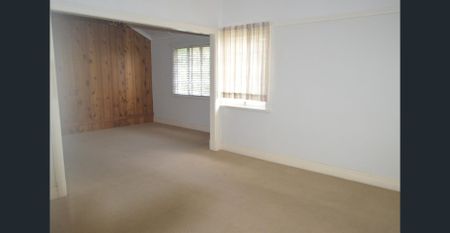 RARE GEM IN CAMP HILL!! - Photo 2