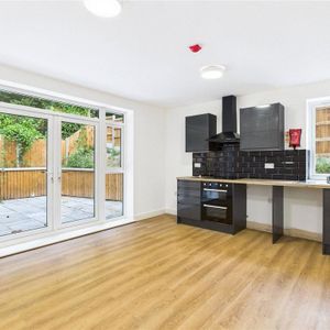 House share to rent - Photo 2