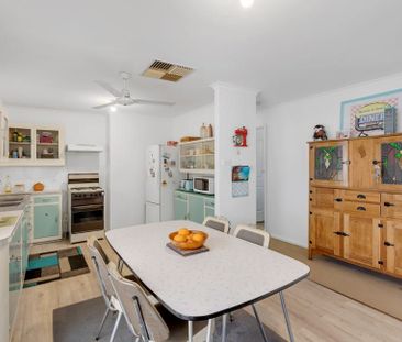 Three bedroom home - Photo 4