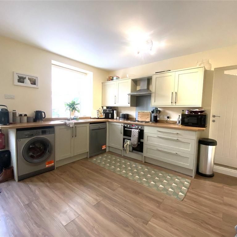 4 bedroom detached house to rent - Photo 1