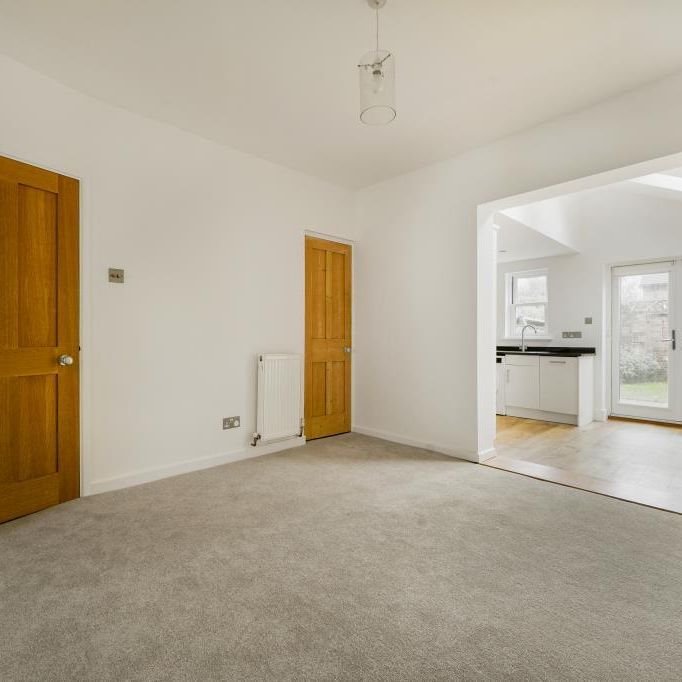 3 bedroom terraced house to rent - Photo 1